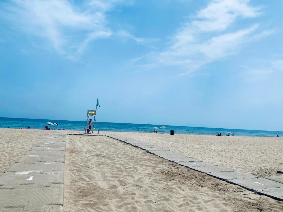 Apartamento Completo Frente Al Mar Creixell Bagian luar foto