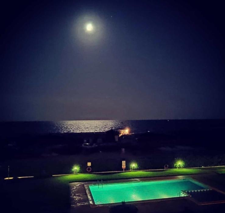 Apartamento Completo Frente Al Mar Creixell Bagian luar foto