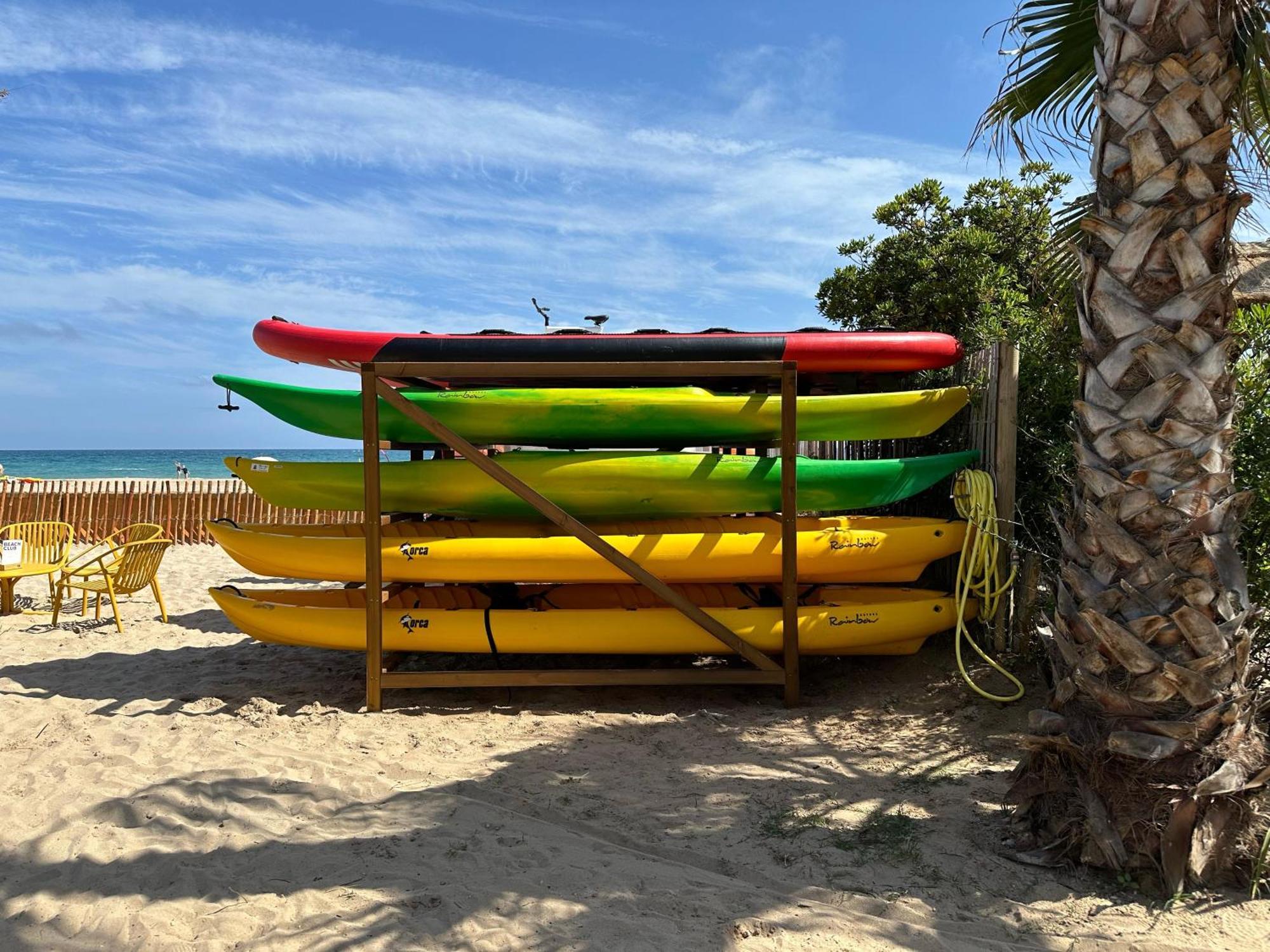 Apartamento Completo Frente Al Mar Creixell Bagian luar foto