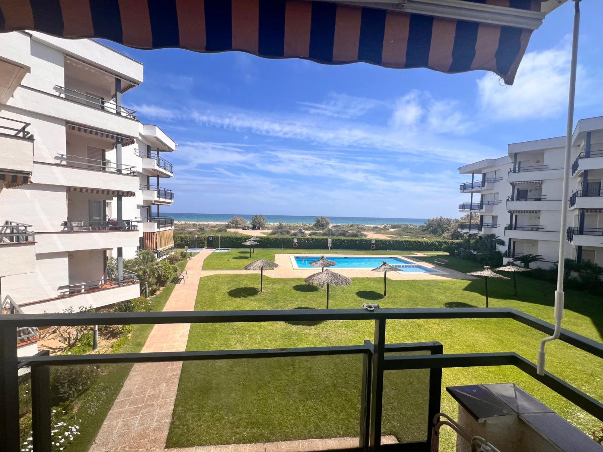 Apartamento Completo Frente Al Mar Creixell Bagian luar foto